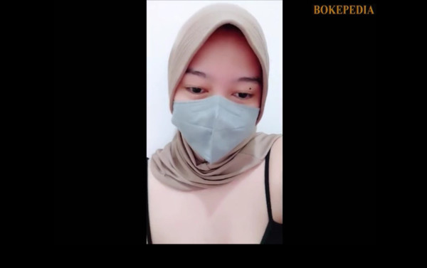 Putri Hijab Hitam Mulai Nakal dan Liar